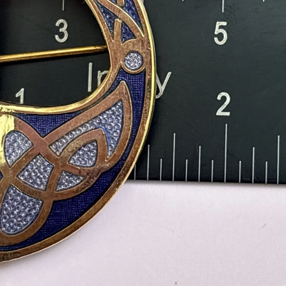 Vintage Celtic Sea Gems Triskelion Knotwork Enamel Gold Tone Brooch Pin